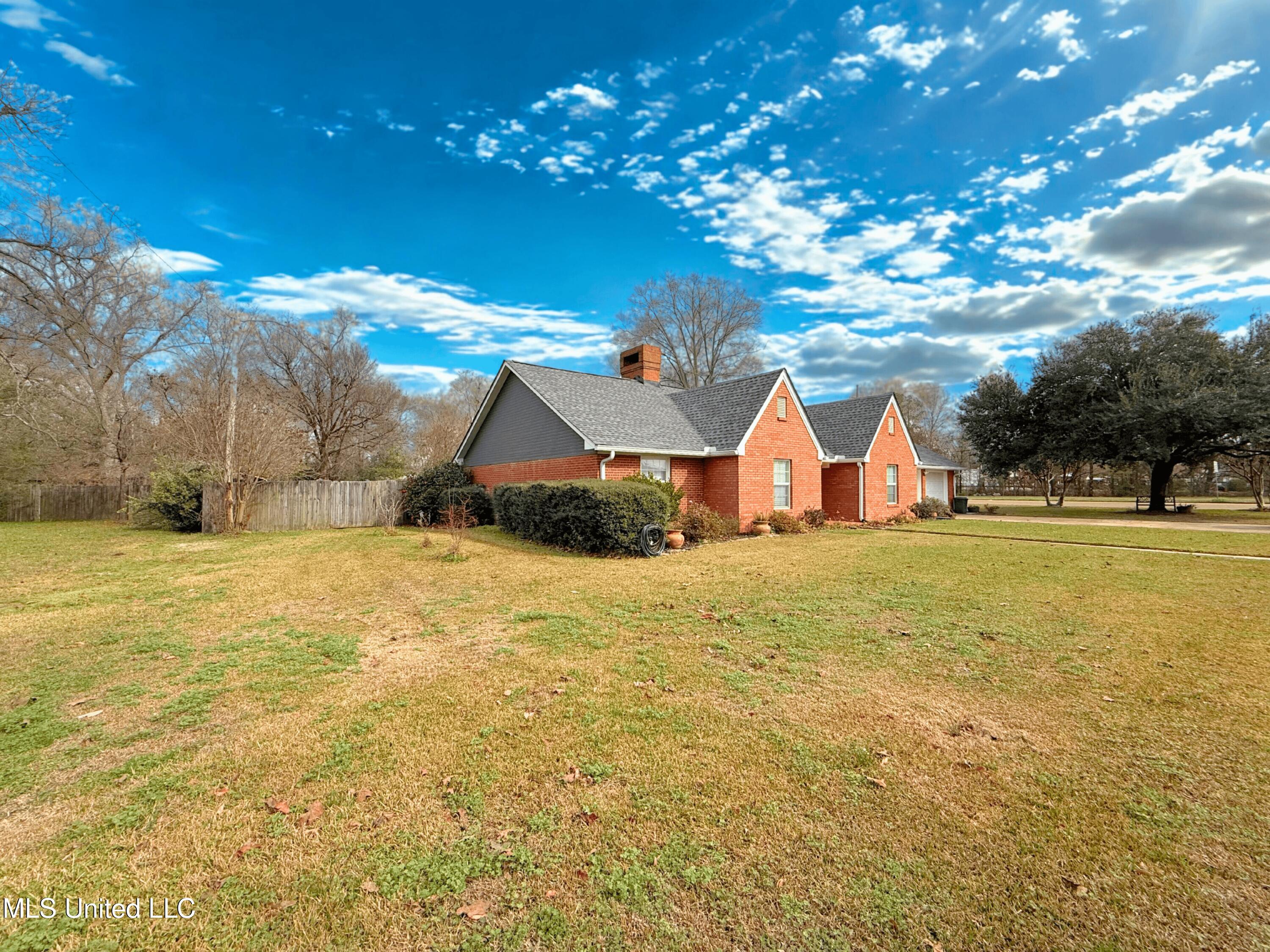 100 Pearl Street Crystal Springs, MS 39059 - Photo 4 of 56 100 Pearl (2)