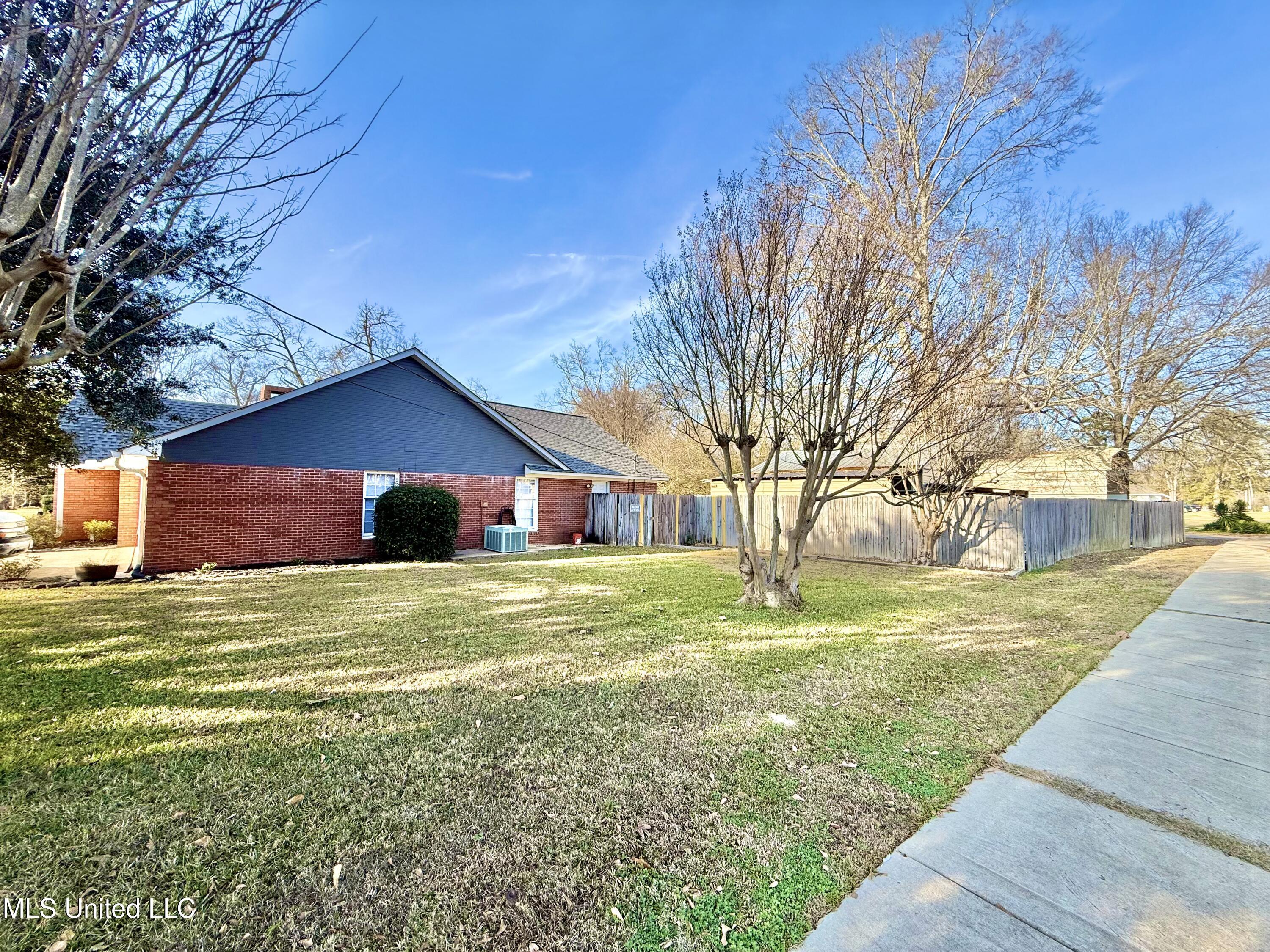 100 Pearl Street Crystal Springs, MS 39059 - Photo 53 of 56 IMG_8628