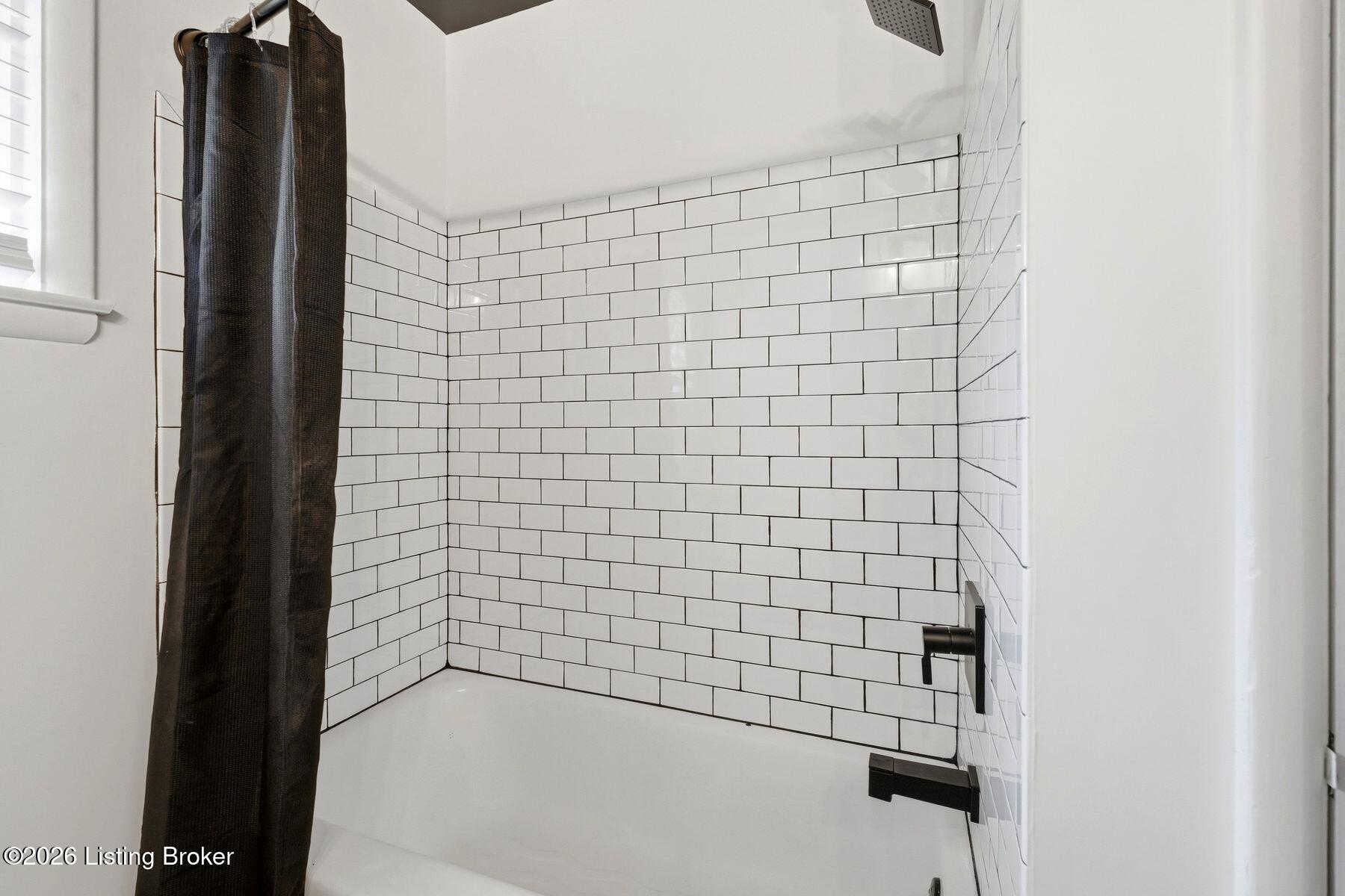 1007 Evergreen Road Anchorage, KY 40223 - Photo 30 of 58 photo_online_029