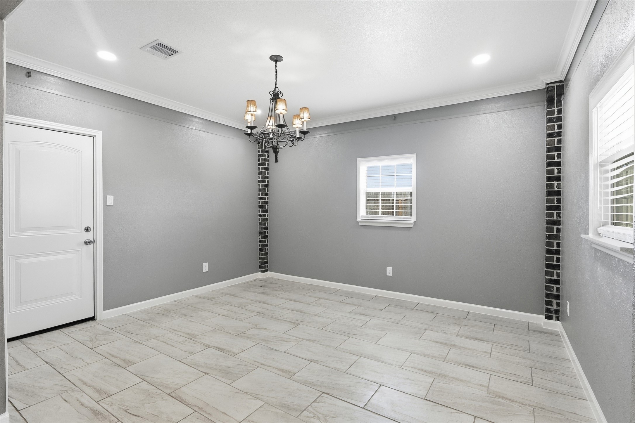 12638 Coho Lane Houston, TX 77045 - Photo 15 of 29 a view of an empty room with a window