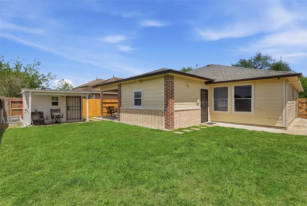 $1,900 | 12638 Coho Lane, Houston, TX 77045