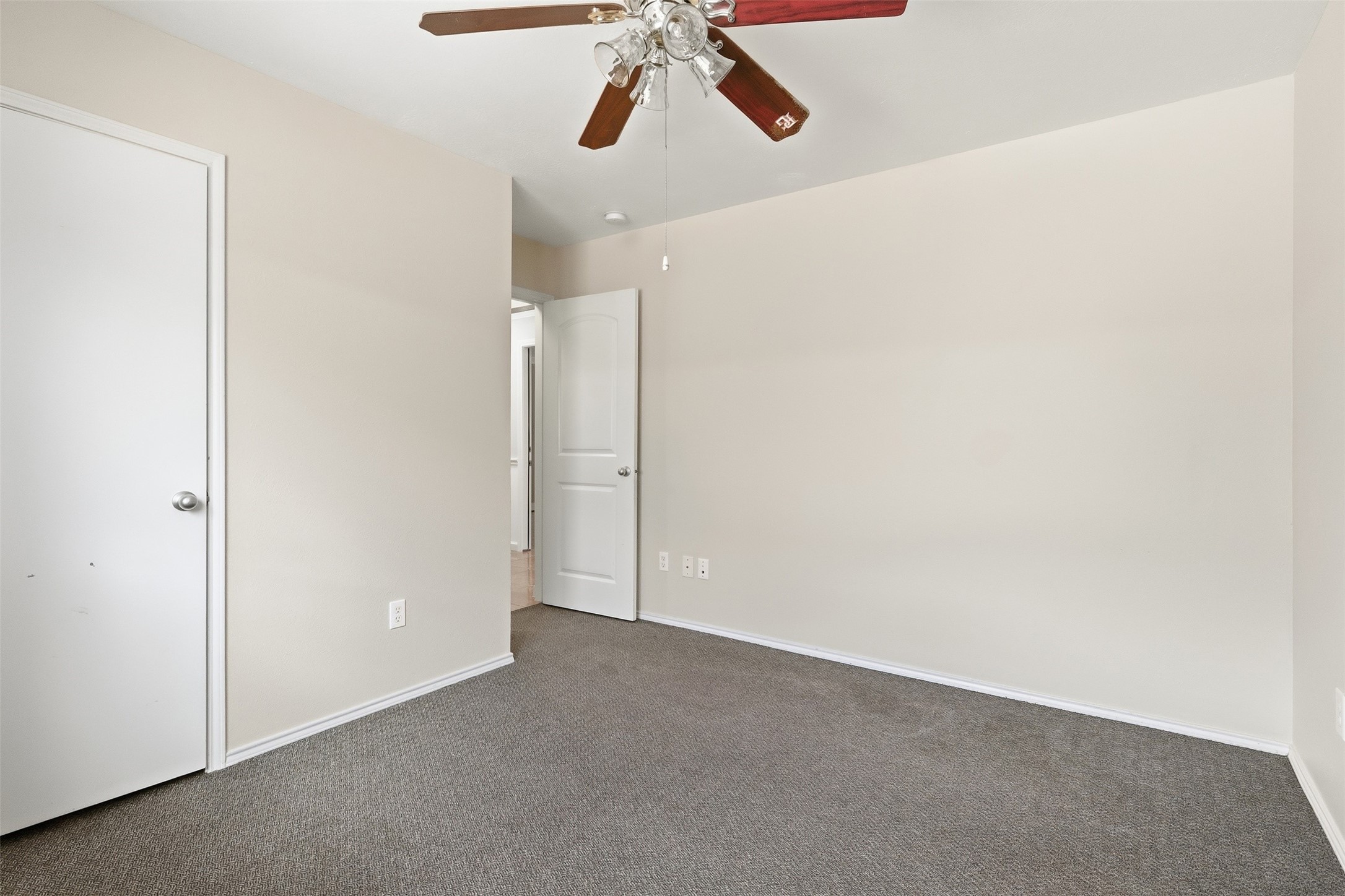 12638 Coho Lane Houston, TX 77045 - Photo 9 of 29 a view of an empty room