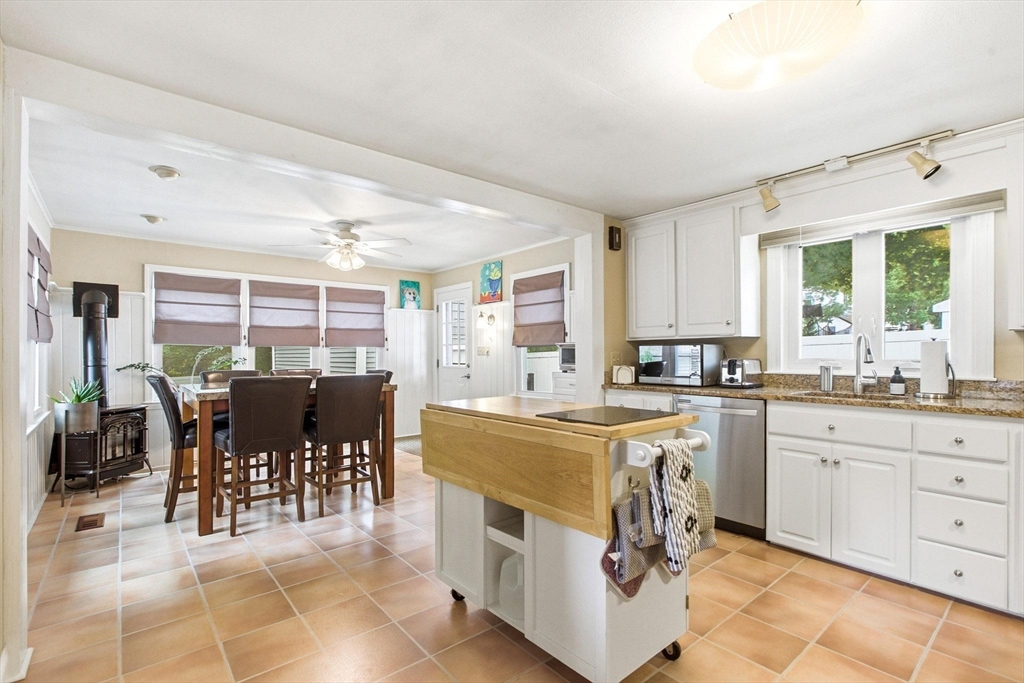 27 Topping Road Andover, MA 01810 - Photo 13 of 36