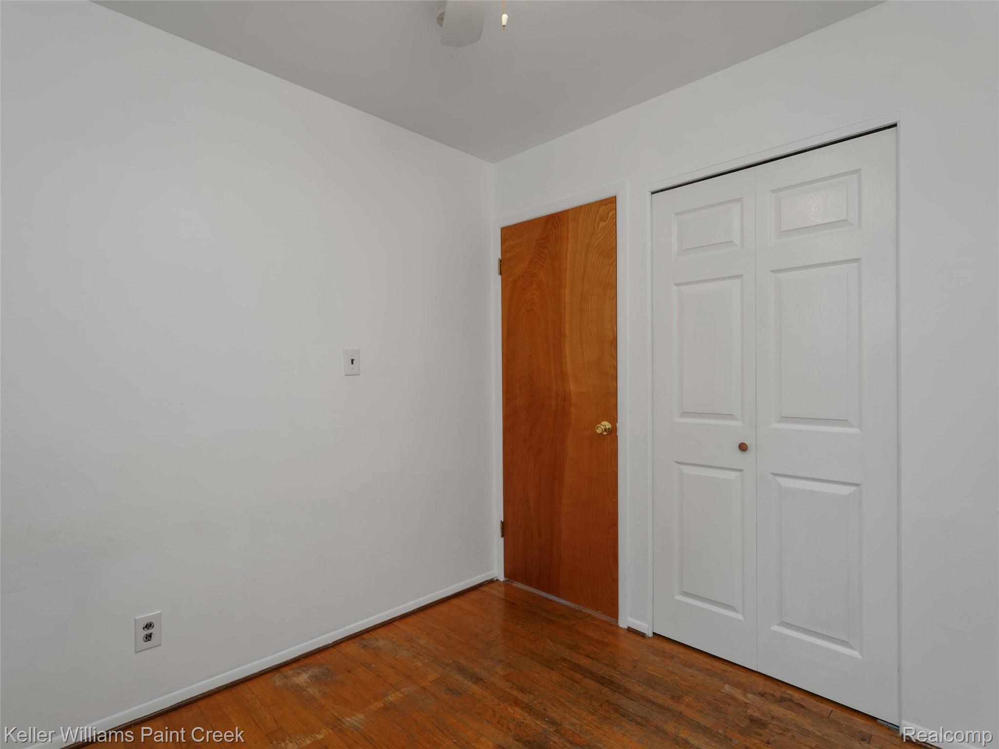 29720 Merrick Warren, MI 48092 - Photo 20 of 50 19-29720 Merrick, Warren 0018.jpg