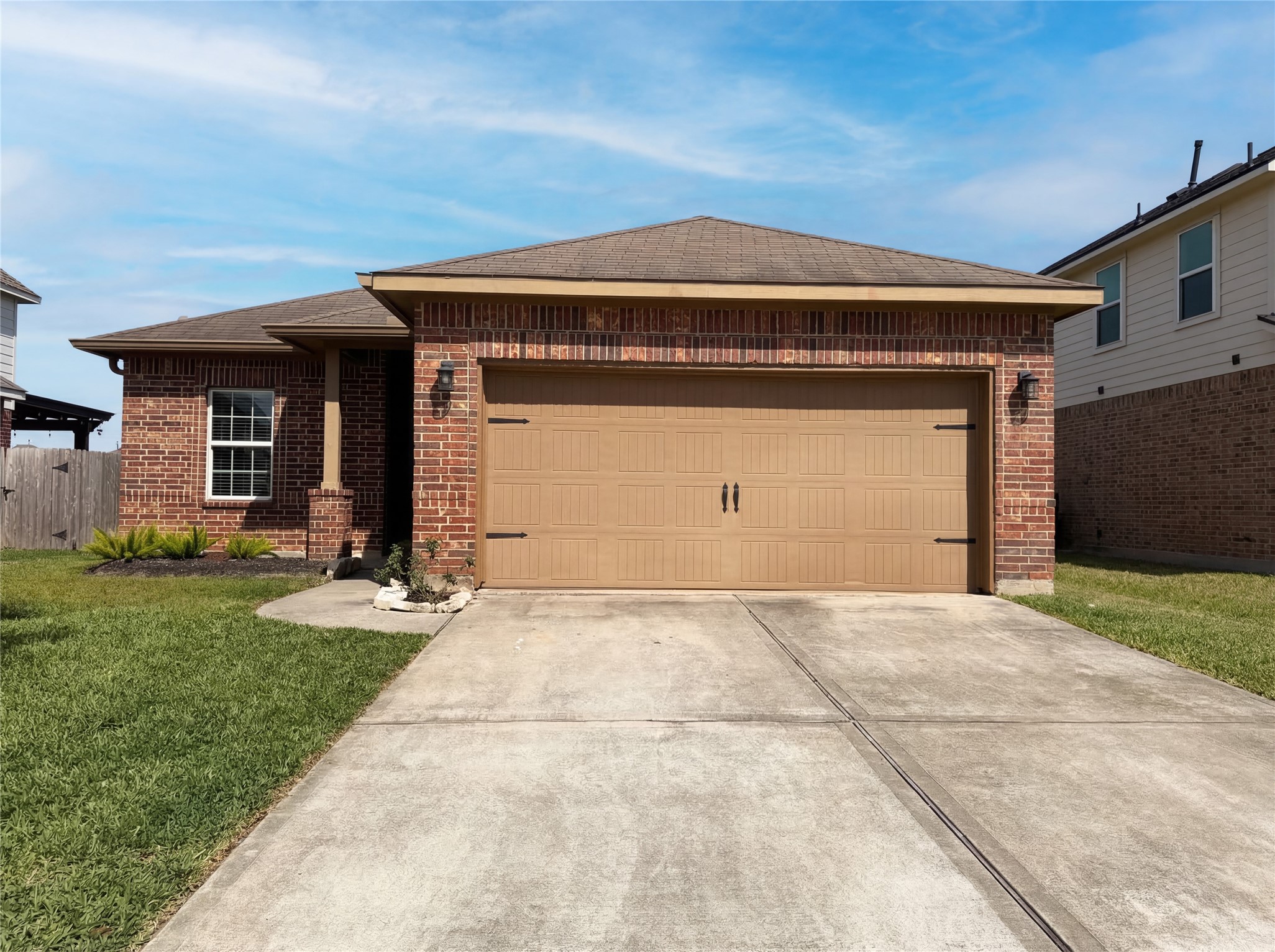 1038 Cash Street Alvin, TX 77511 - Photo 1 of 23
