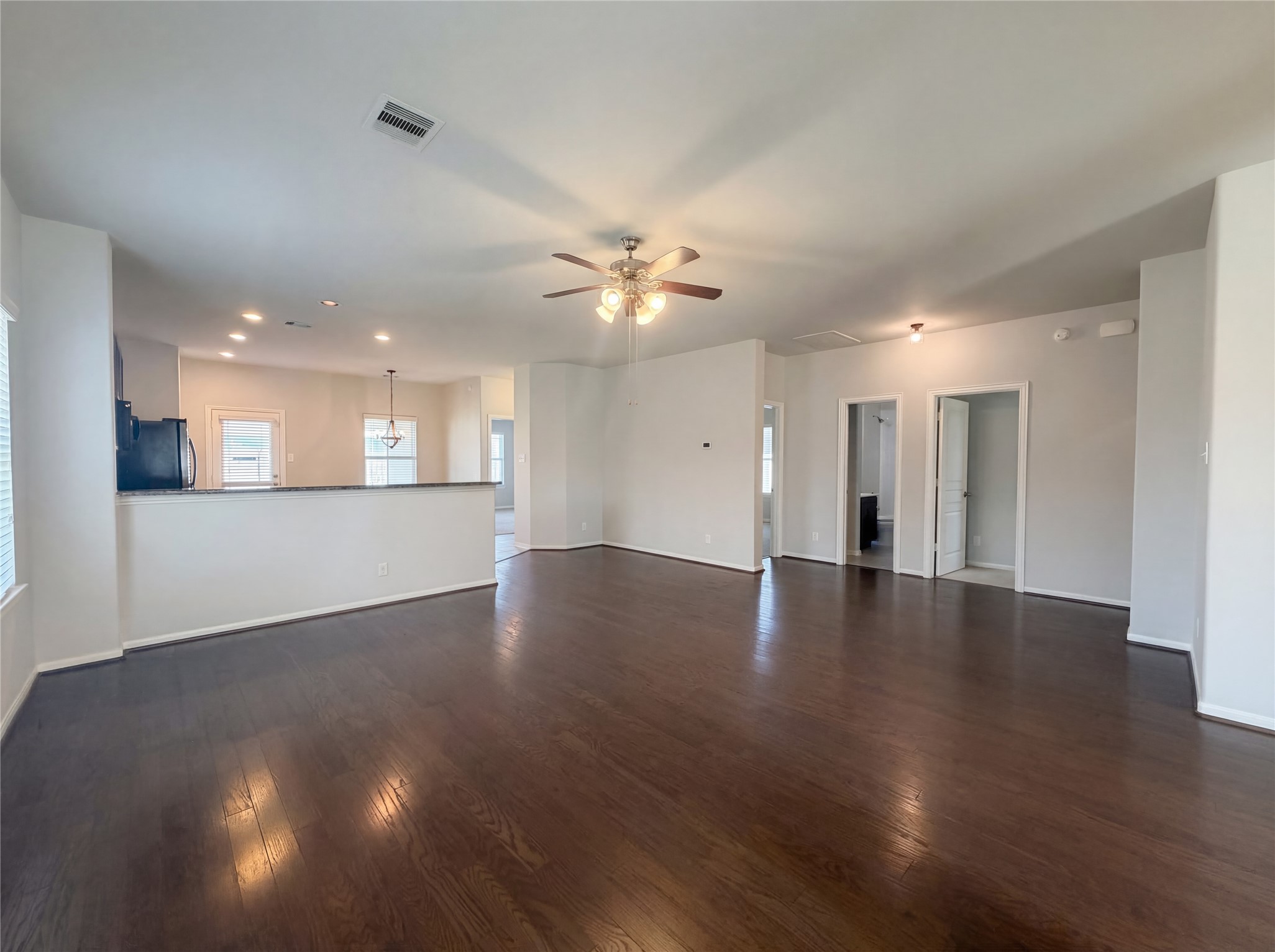1038 Cash Street Alvin, TX 77511 - Photo 3 of 23