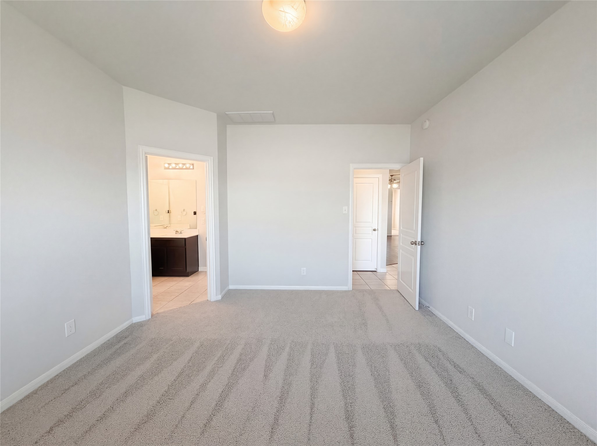 1038 Cash Street Alvin, TX 77511 - Photo 4 of 23