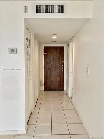 $1,550 | 498 Northwest 165th Street, Unit D307, Miami, FL 33169