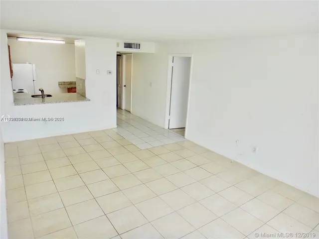 $1,550 | 498 Northwest 165th Street, Unit D307, Miami, FL 33169