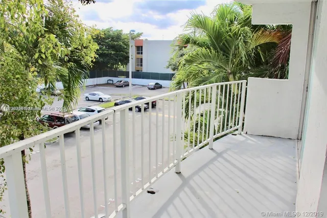 $1,550 | 498 Northwest 165th Street, Unit D307, Miami, FL 33169