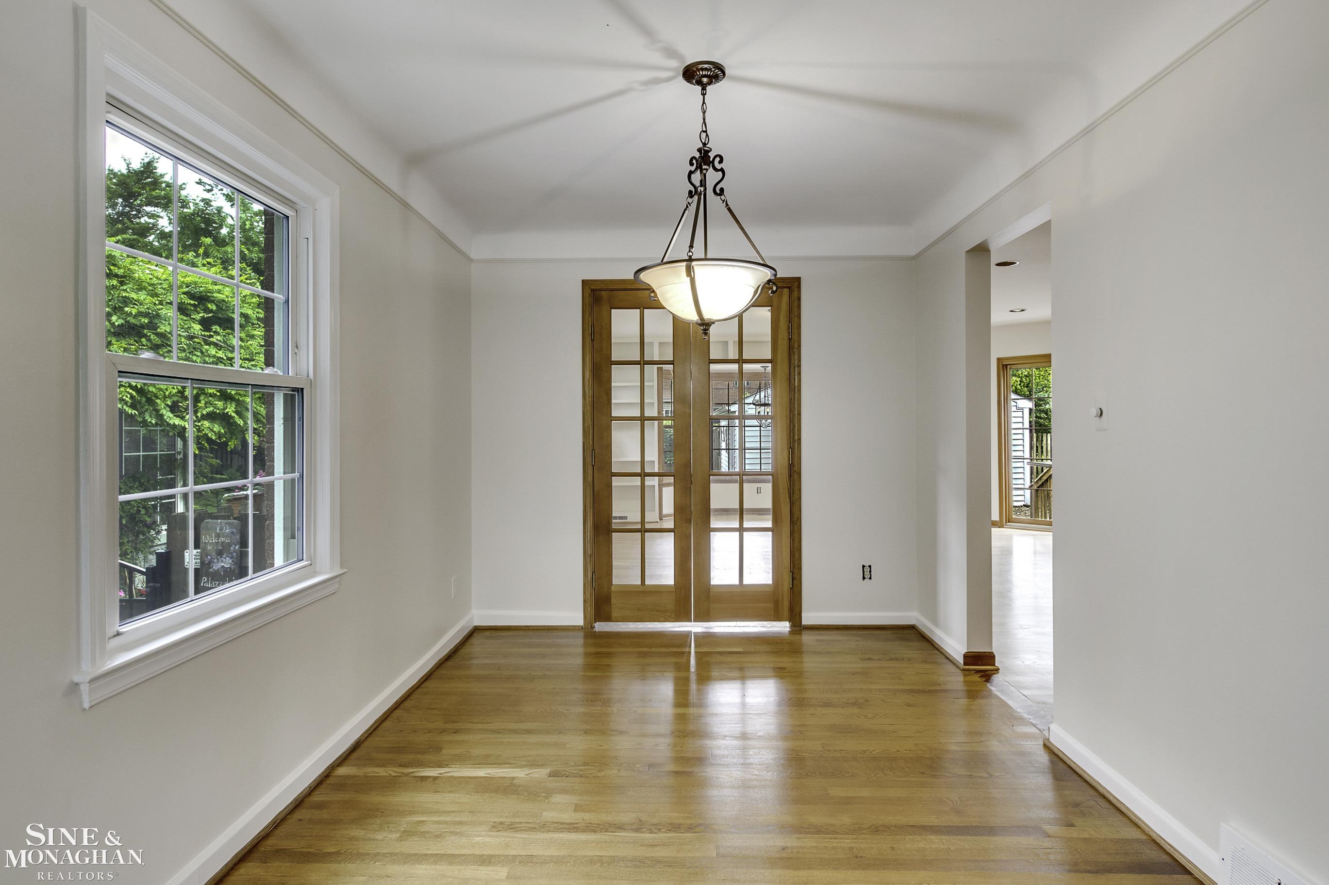 308 Merriweather Road Grosse Pointe Farms, MI 48236 - Photo 8 of 36