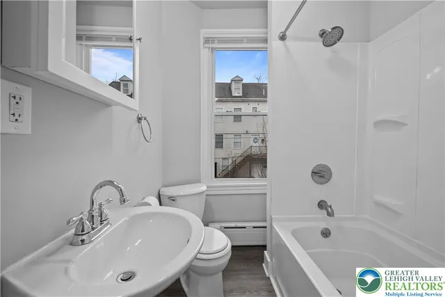 $2,100 | 721 Ferry Street, Easton, PA 18042