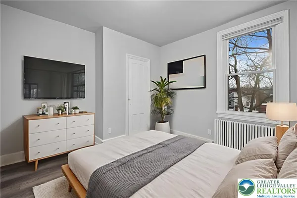 $2,100 | 721 Ferry Street, Easton, PA 18042