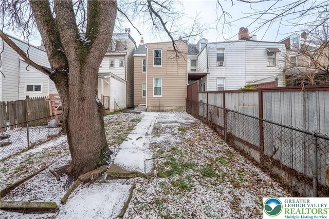 $2,100 | 721 Ferry Street, Easton, PA 18042