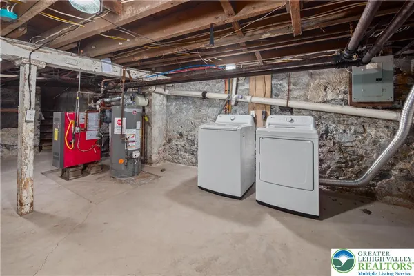 $2,100 | 721 Ferry Street, Easton, PA 18042