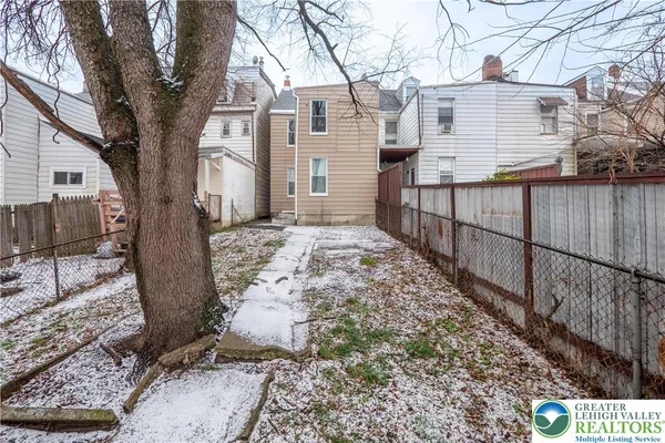 $2,100 | 721 Ferry Street, Easton, PA 18042