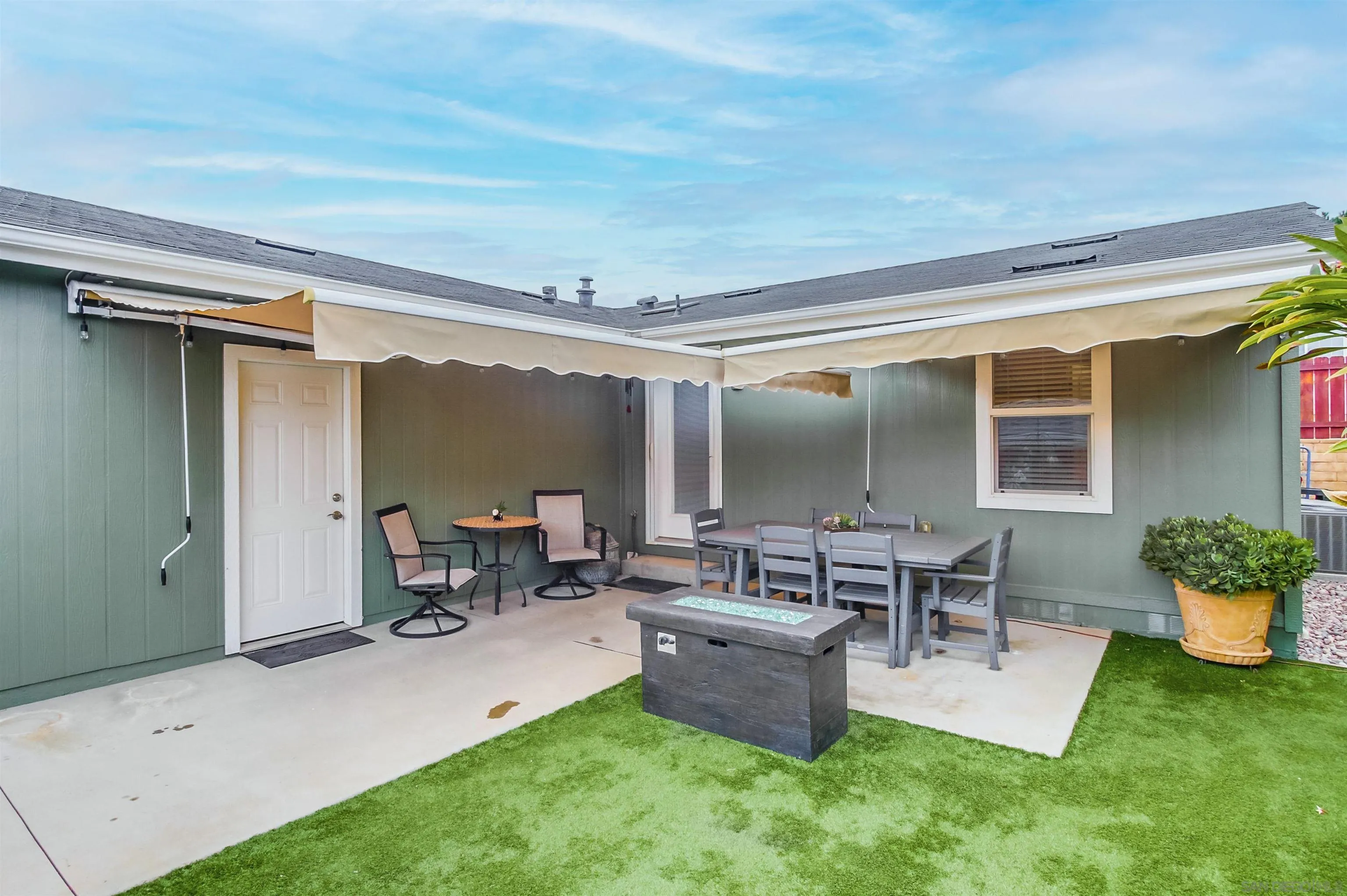 15935 Spring Oaks Road, Unit SPACE 16 El Cajon, CA 92021 - Photo 27 of 45 a outdoor living space with furniture and garden