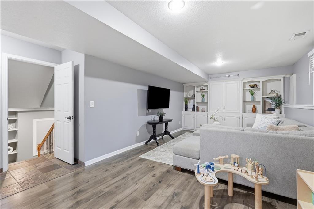 6815 Acuff Street Shawnee, KS 66216 - Photo 25 of 38