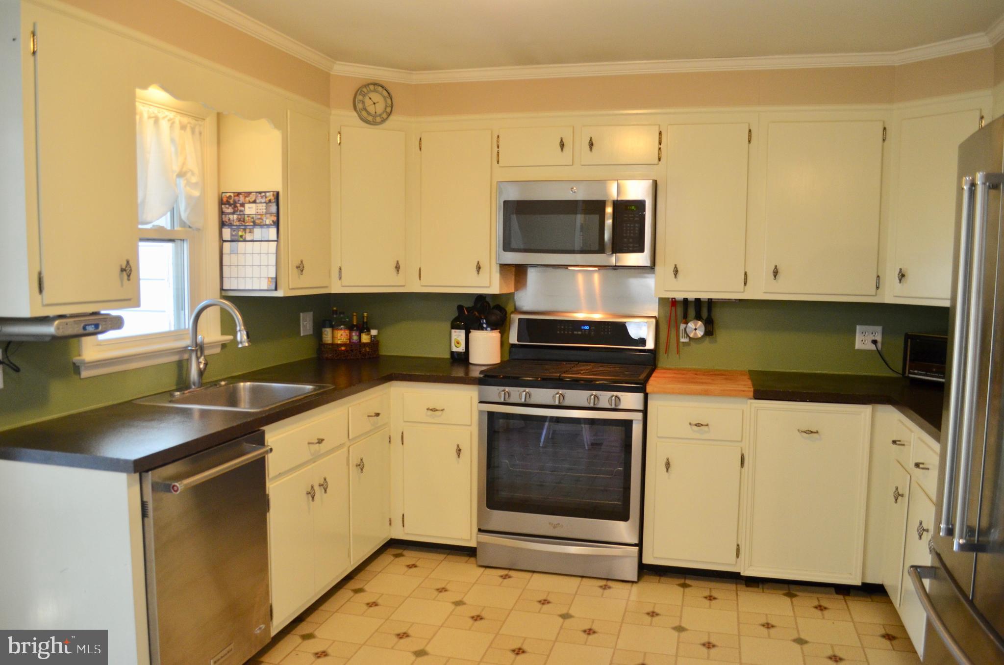 337 Dahlia Road Lancaster, PA 17602 - Photo 13 of 42 Gallery Image 13