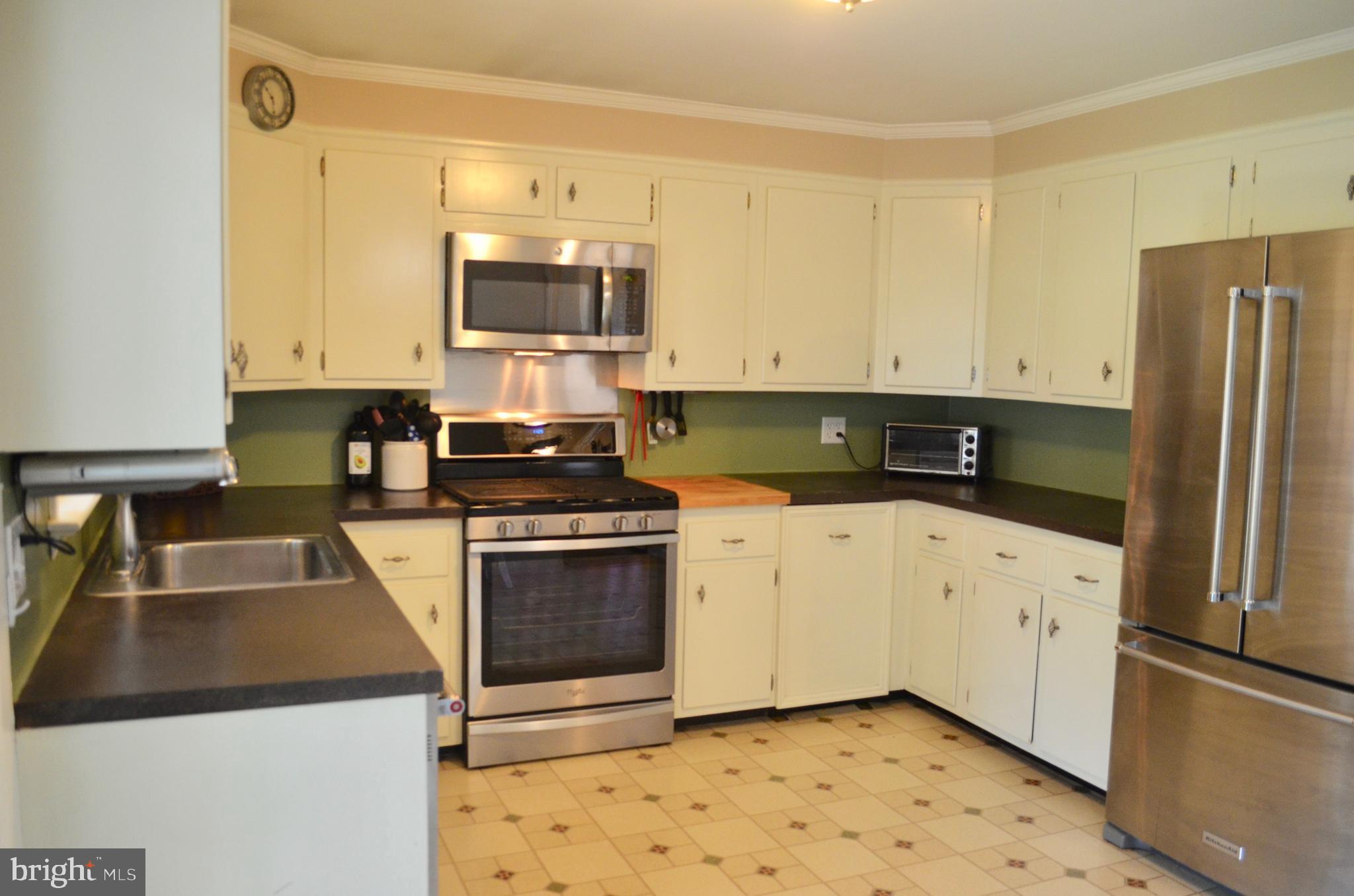 337 Dahlia Road Lancaster, PA 17602 - Photo 14 of 42 Gallery Image 14