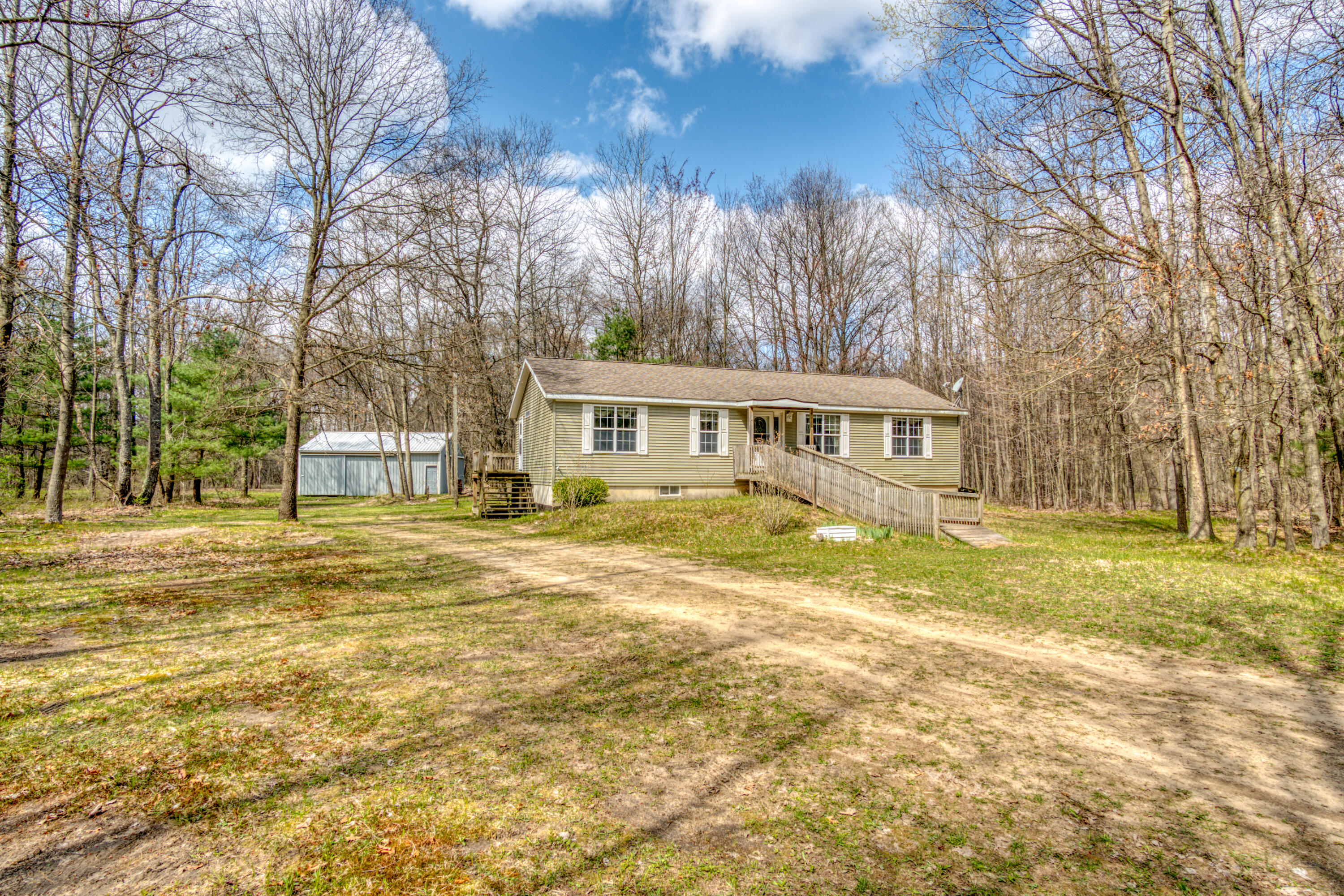 10743 North Federal Road Howard City, MI 49329 - Photo 4 of 44 DSC07371_3