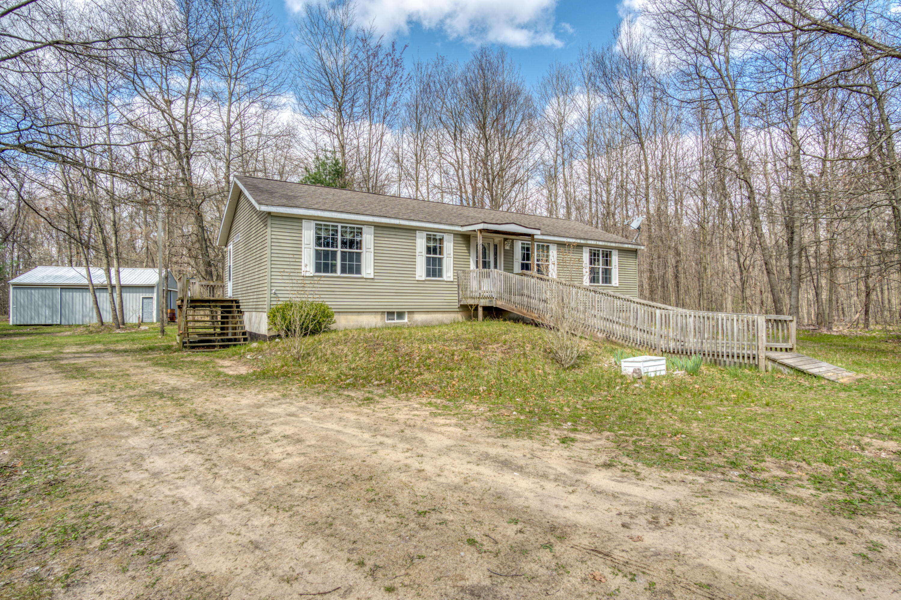 10743 North Federal Road Howard City, MI 49329 - Photo 5 of 44 DSC07365_1