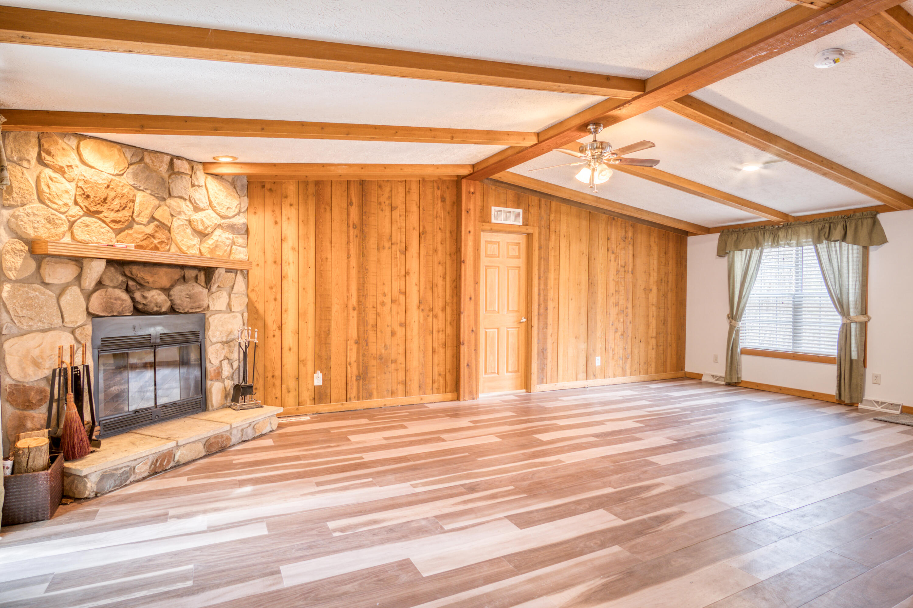 10743 North Federal Road Howard City, MI 49329 - Photo 9 of 44 DSC06431_17