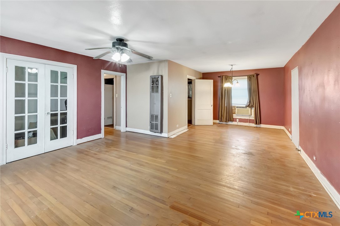 1005 Mac Arthur Street Victoria, TX 77901 - Photo 8 of 38