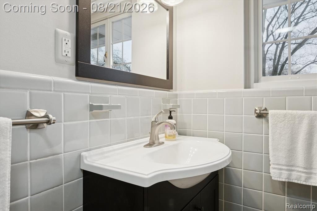 30609 Inkster Road Farmington, MI 48334 - Photo 24 of 41 Gallery Image 24