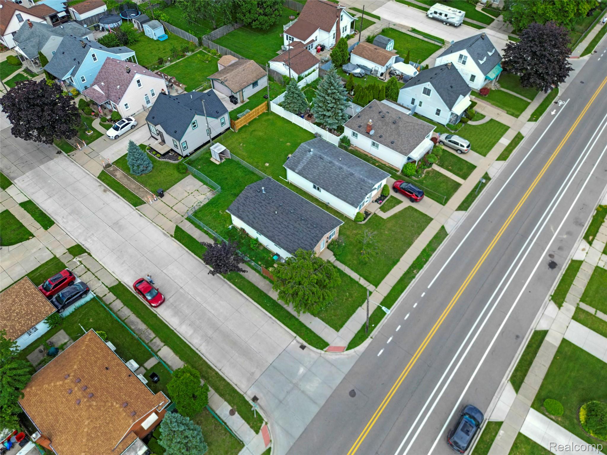 17245 Martin Road Roseville, MI 48066 - Photo 28 of 30 DJI_0021.jpg