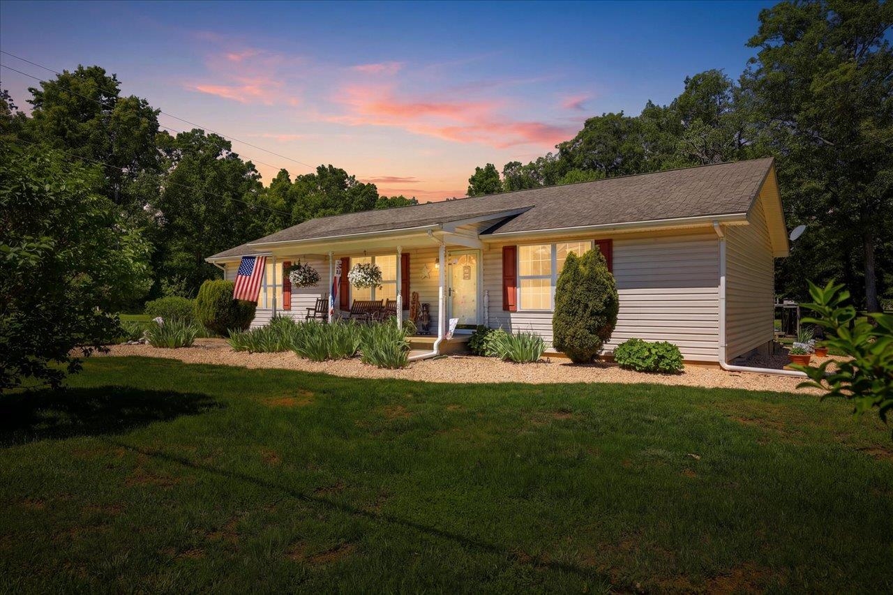 925 Mt Torrey Road Lyndhurst, VA 22952 - Photo 1 of 53