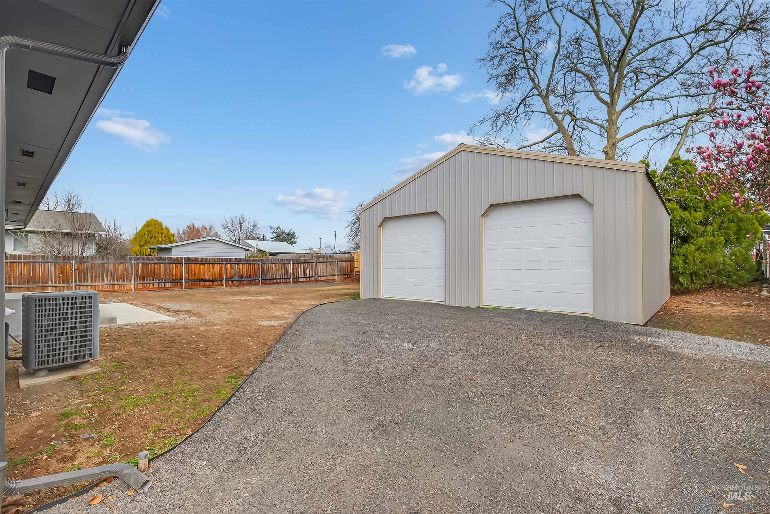 3513 8th Street Lewiston, ID 83501 - Photo 38 of 43 View of detached garage