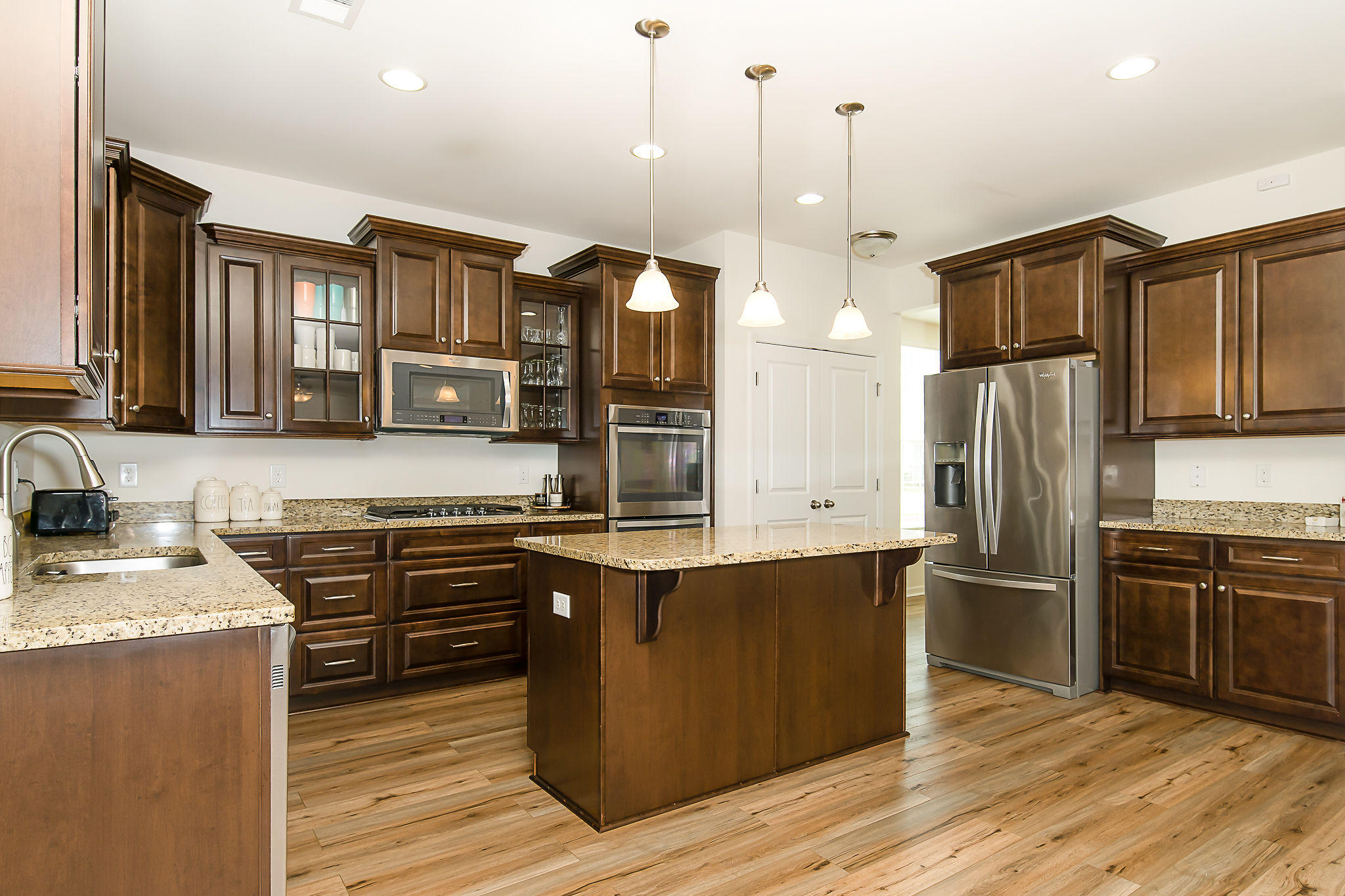 244 Spectrum Road Summerville, SC 29486 - Photo 8 of 45 Gourmet Kitchen