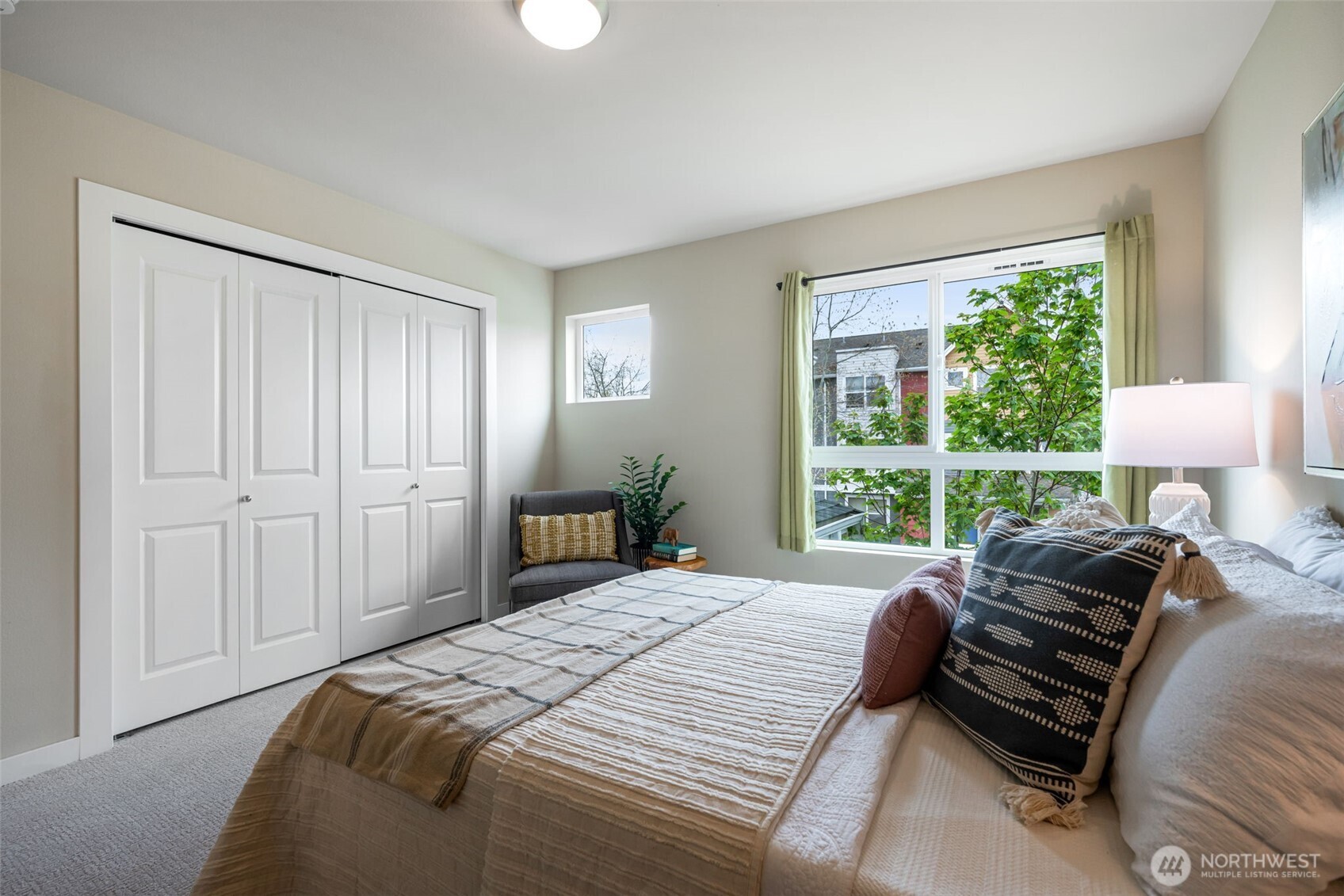 9725 10th Place Southwest Seattle, WA 98106 - Photo 27 of 40