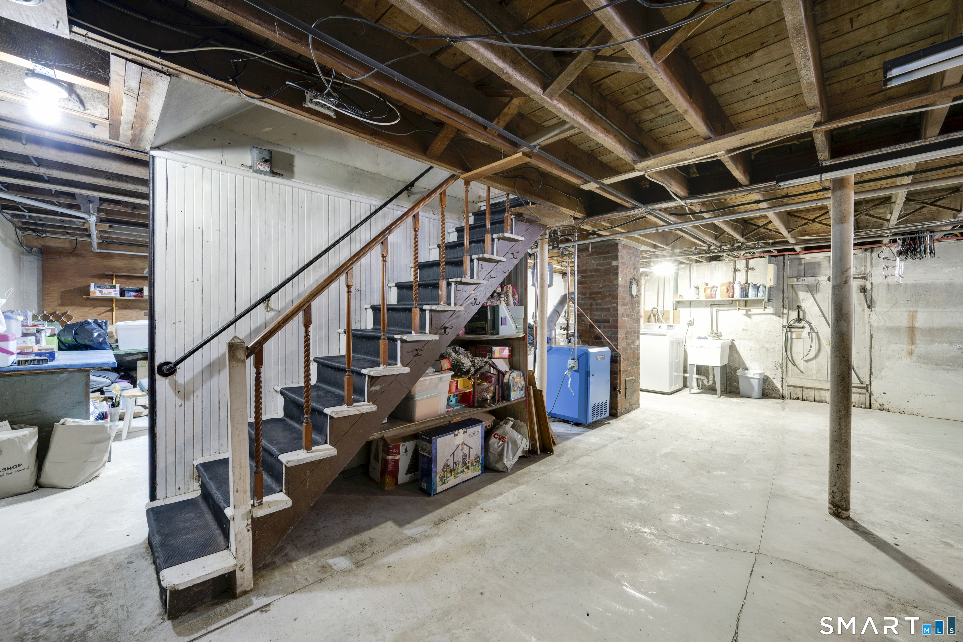 80 Cowles Street Hartford, CT 06114 - Photo 23 of 30 a view of entryway