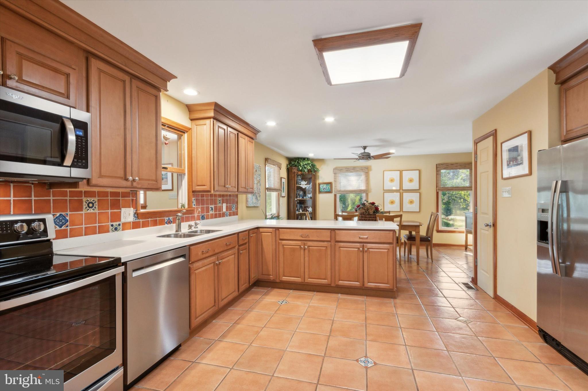 929 Store Road Harleysville, PA 19438 - Photo 11 of 40 Open Kitchen