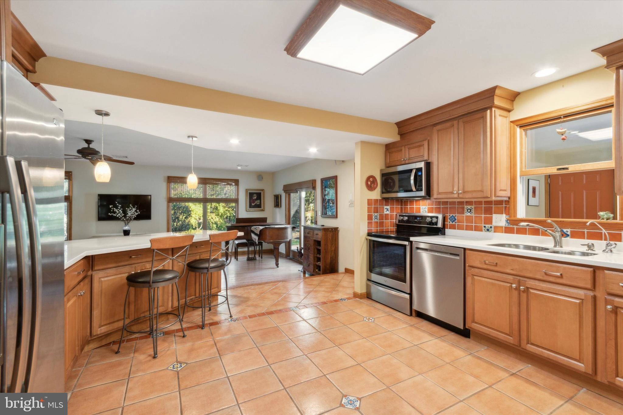 929 Store Road Harleysville, PA 19438 - Photo 13 of 40 Tiled floor