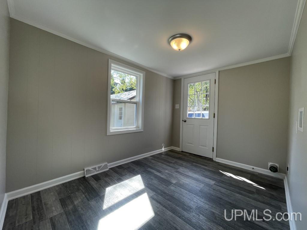 923 Halliday Street L'Anse, MI 49946 - Photo 13 of 52