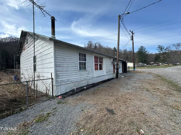 $35,000 | 818 Oakdale Street, Appalachia, VA 24216