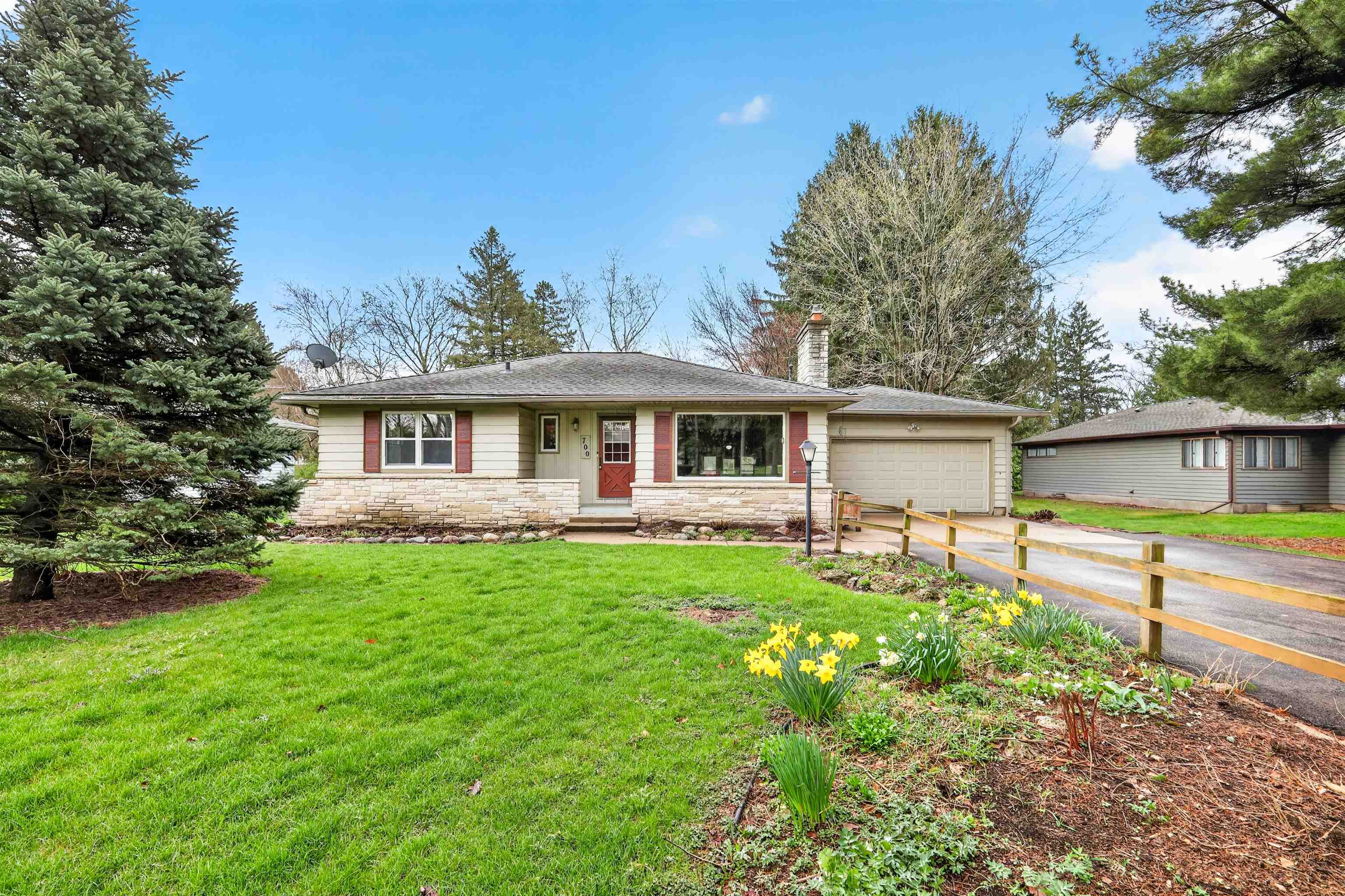 700 Owen Road Monona, WI 53716 - Photo 4 of 70