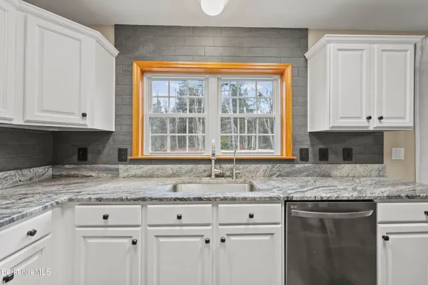 $449,900 | 21 Kreutzer Road, Peru, MA 01235