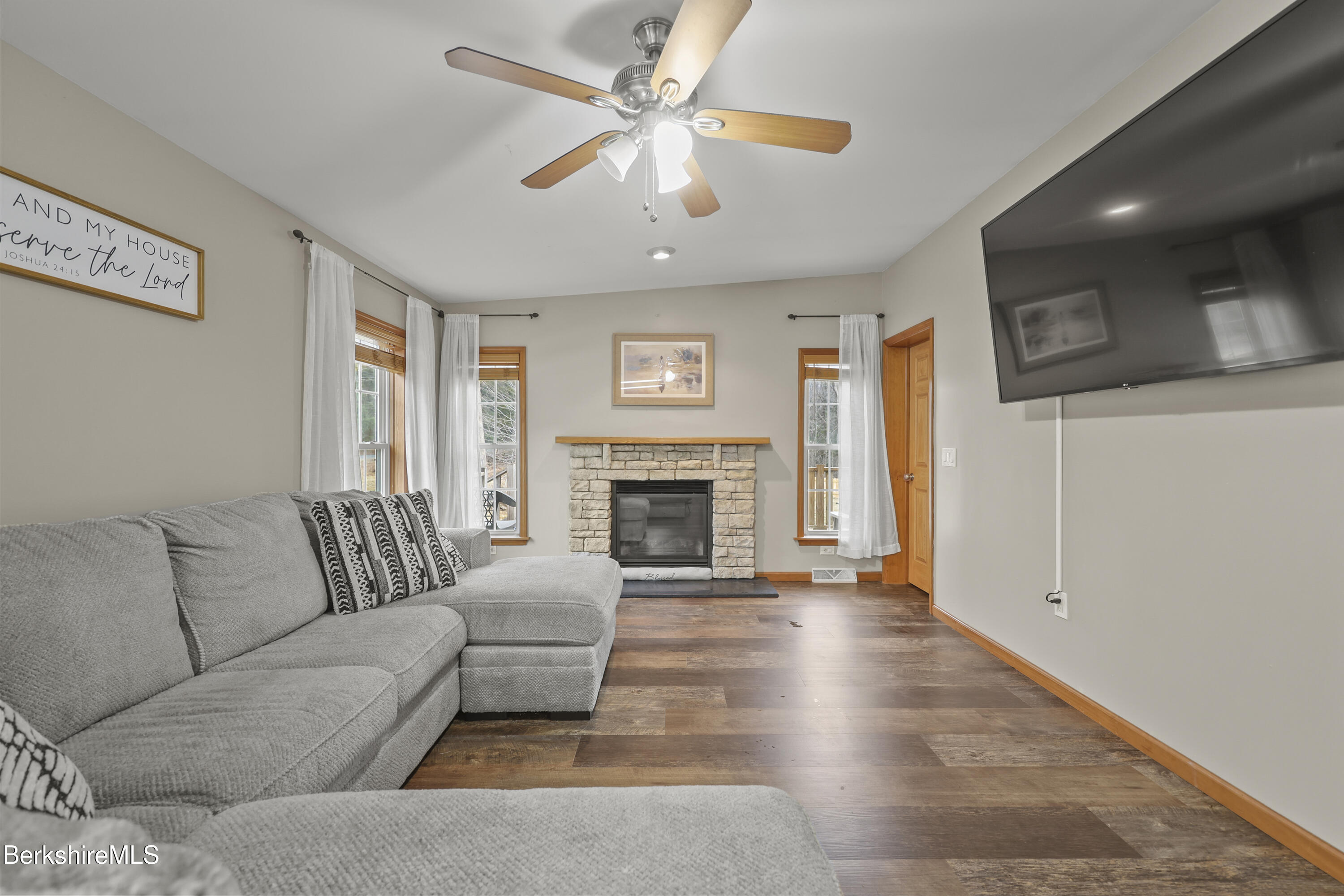 21 Kreutzer Road Peru, MA 01235 - Photo 20 of 58 100 Family Room