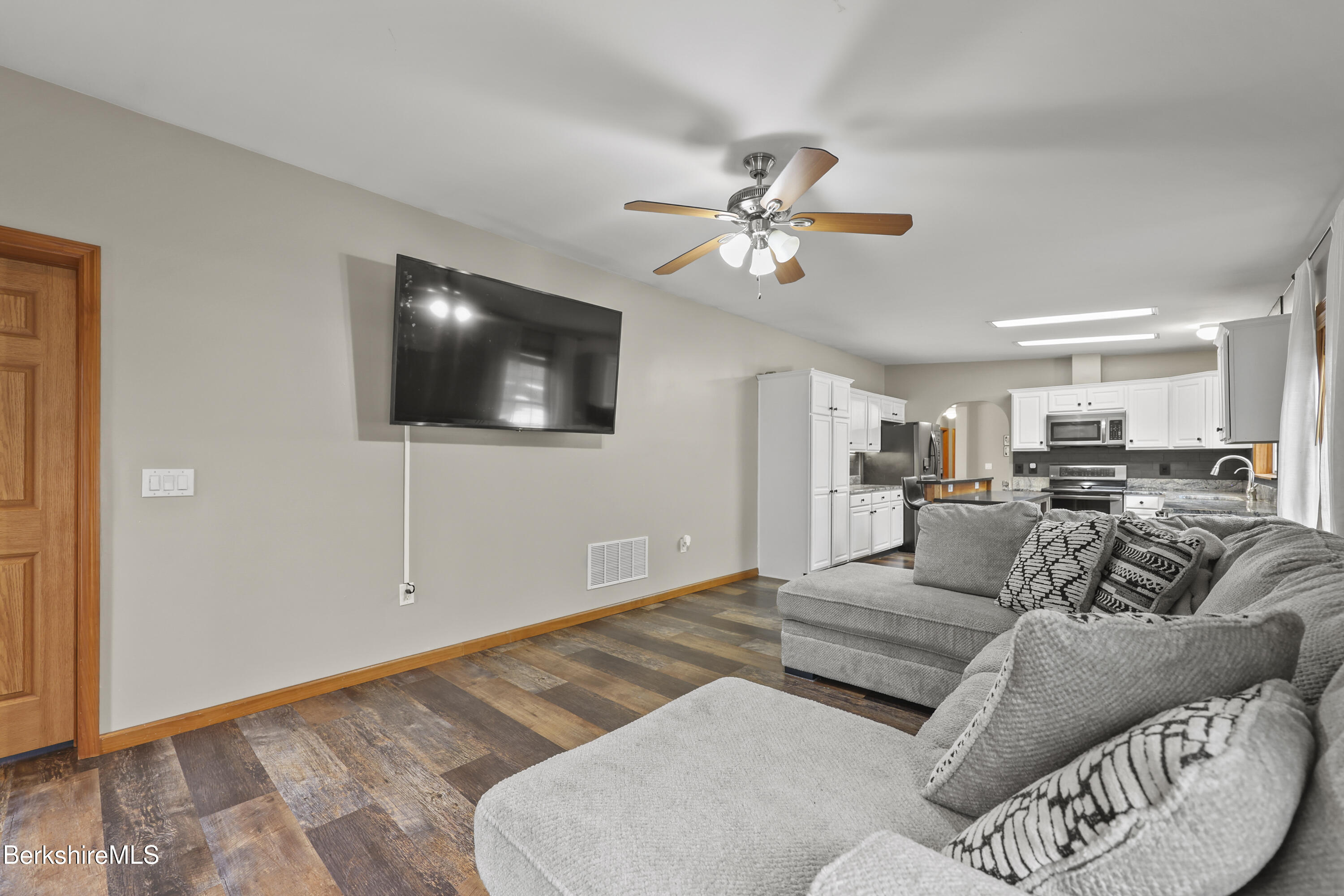 21 Kreutzer Road Peru, MA 01235 - Photo 21 of 58 115 Family Room