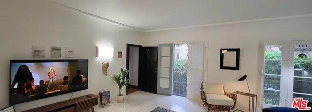 $4,750 | 137 North Sycamore Avenue, Unit 2, Los Angeles, CA 90036