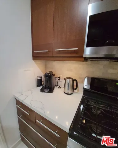 $4,750 | 137 North Sycamore Avenue, Unit 2, Los Angeles, CA 90036