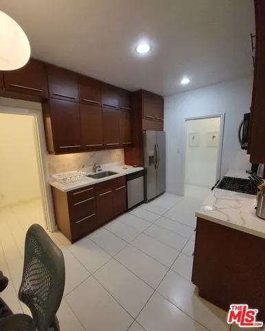 $4,750 | 137 North Sycamore Avenue, Unit 2, Los Angeles, CA 90036