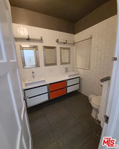 $4,750 | 137 North Sycamore Avenue, Unit 2, Los Angeles, CA 90036