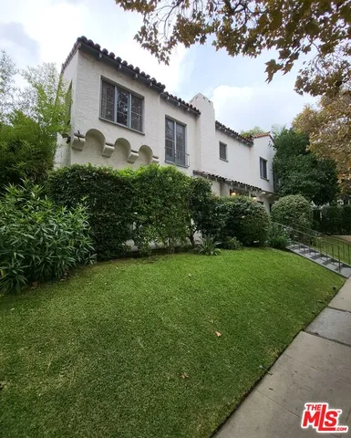 $4,750 | 137 North Sycamore Avenue, Unit 2, Los Angeles, CA 90036