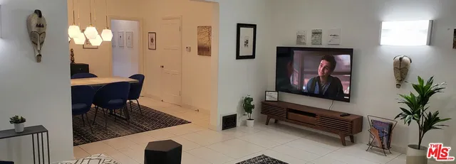 $4,750 | 137 North Sycamore Avenue, Unit 2, Los Angeles, CA 90036