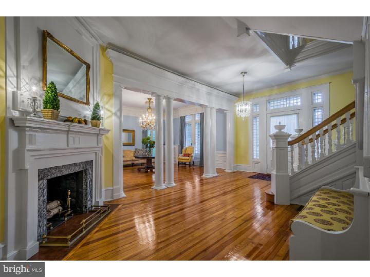 538 Moreland Road Huntingdon Valley, PA 19006 - Photo 3 of 17